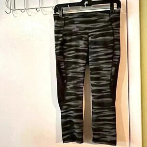 Old Navy Workout Capris Pants Size Medium